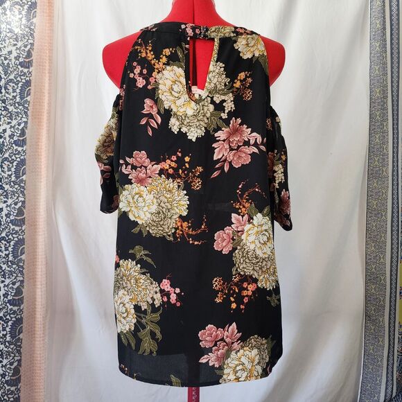 AUW Black Floral Shoulder Out Lightweight Blouse Size XL - Picture 5 of 8